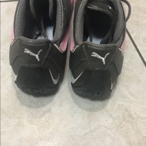 Size 8  women’s puma gym shoes. Never used